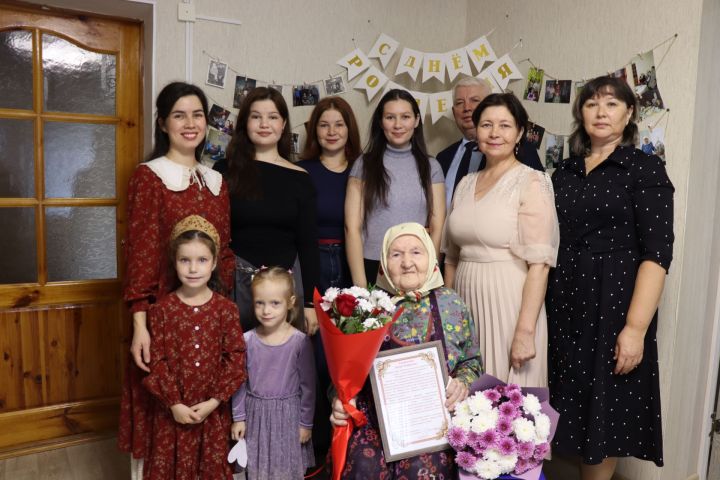 Сумлă юбилейпе саламларӗç