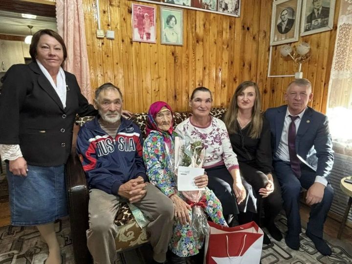 Хаҫат та вулать,  пахчаҫимӗҫ те ӳстерет