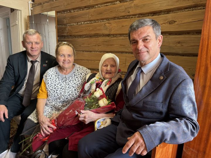 В Дрожжановском районе навестили долгожительниц, перешагнувших 100-летний рубеж