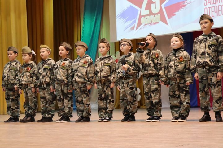 Ко Дню Защитника Отечества в Дрожжановском районе состоялся праздничный концерт