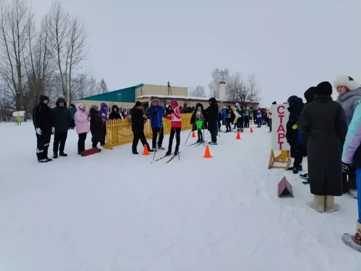 Внуки Героя труда Лазаря Дергунова организовали лыжные гонки в его честь в Дрожжановском районе