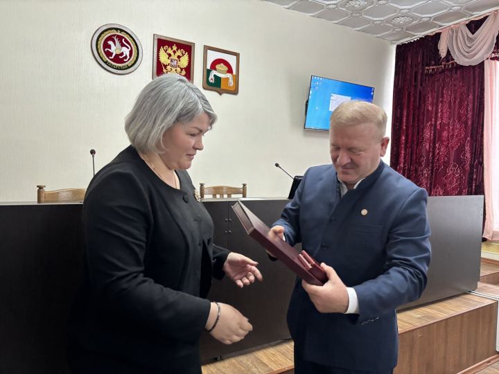 В Дрожжановском районе наградили сотрудников местного самоуправления