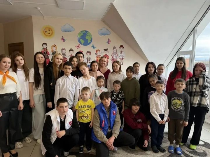 Активисты «Движения Первых» провели интеллектуальную разминку в «Теплом доме»
