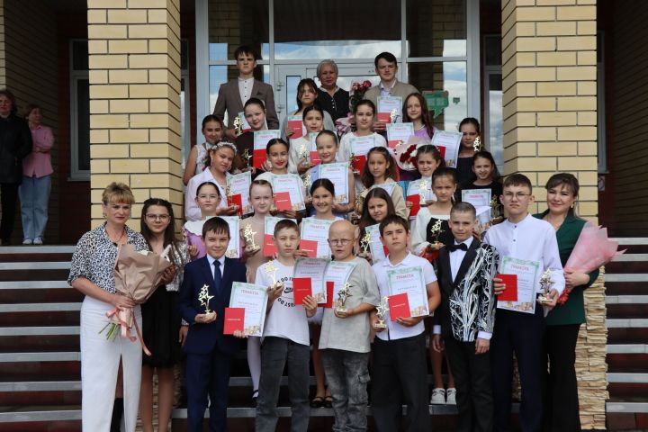 В Дрожжановской детской школе искусств прошёл выпускной вечер