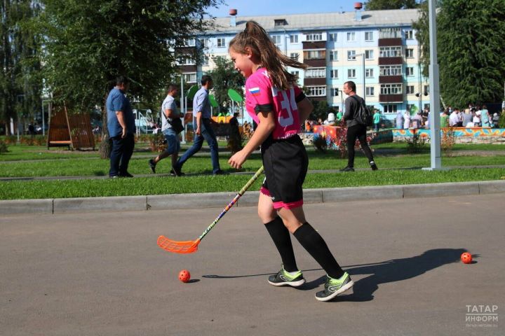 В казанском лицее №121 открыли многофункциональную спортплощадку для хоккея и флорбола