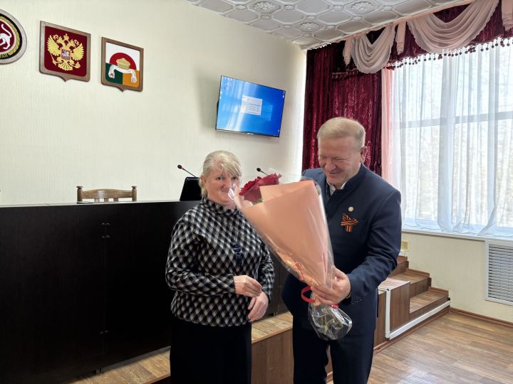В честь 95-летия «Туган як»: сотрудники «Дрожжаное информ» удостоены наград главы района