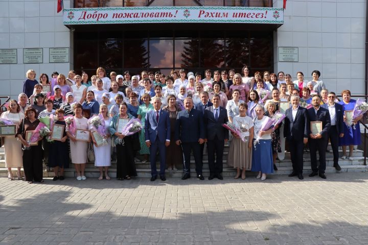Чүпрәле районында социаль хезмәткәрләр көнен билгеләп үттеләр