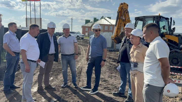 Марат Гафаров һәм Илнар Хафизов Чүпрәле районында төзелешләр барышын карадылар