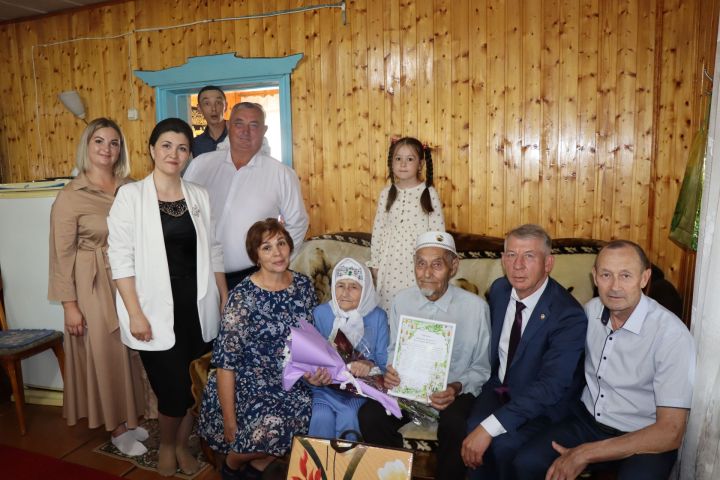 В День семьи, любви и верности, в Дрожжановском районе чествовали супругов-юбиляров