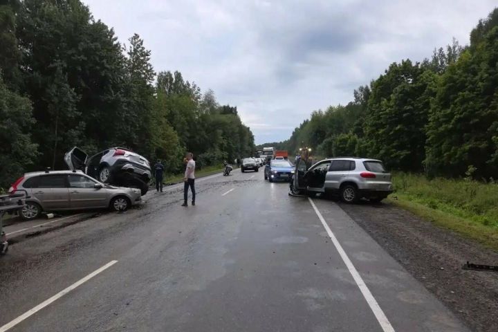 Страшная авария на автодороге «Казань – Буинск – Ульяновск» унесла жизнь матери и двоих детей