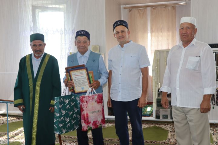 Çирӗп чунлă  ял ӗçченӗ