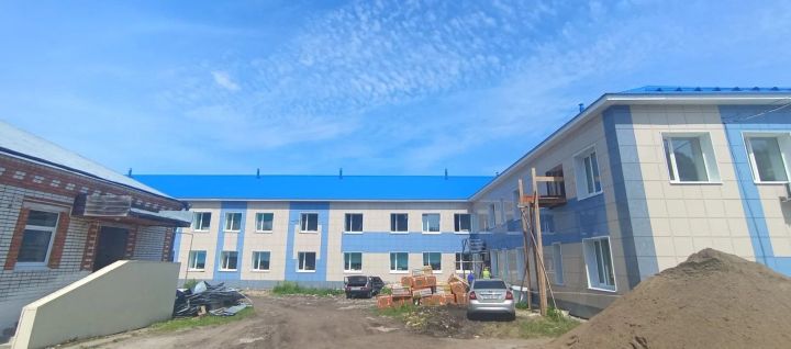 Продолжается капитальный ремонт здания поликлиники Дрожжановской центральной районной больницы