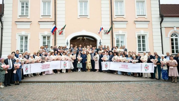 Семья Марковых из Дрожжановского района приняли участие в приёме Раиса Татарстана