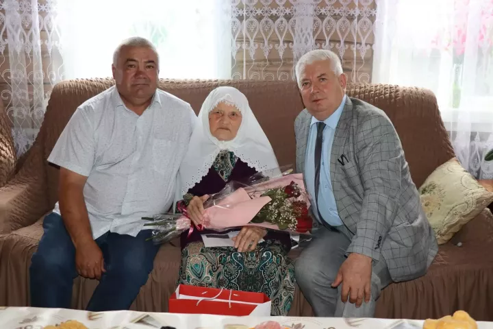 Жительница села Малая Цильна Дрожжановского района отметила свой 95-летний юбилей