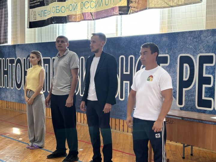 Настольный теннис и волейбол объединили любителей спорта в «Неделю физкультурника»
