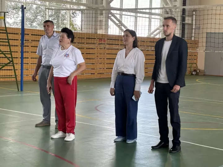 Спортивный дух и азарт: ветераны Дрожжановского района сразились в волейболе