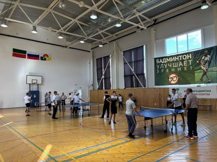 Настольный теннис и волейбол объединили любителей спорта в «Неделю физкультурника»